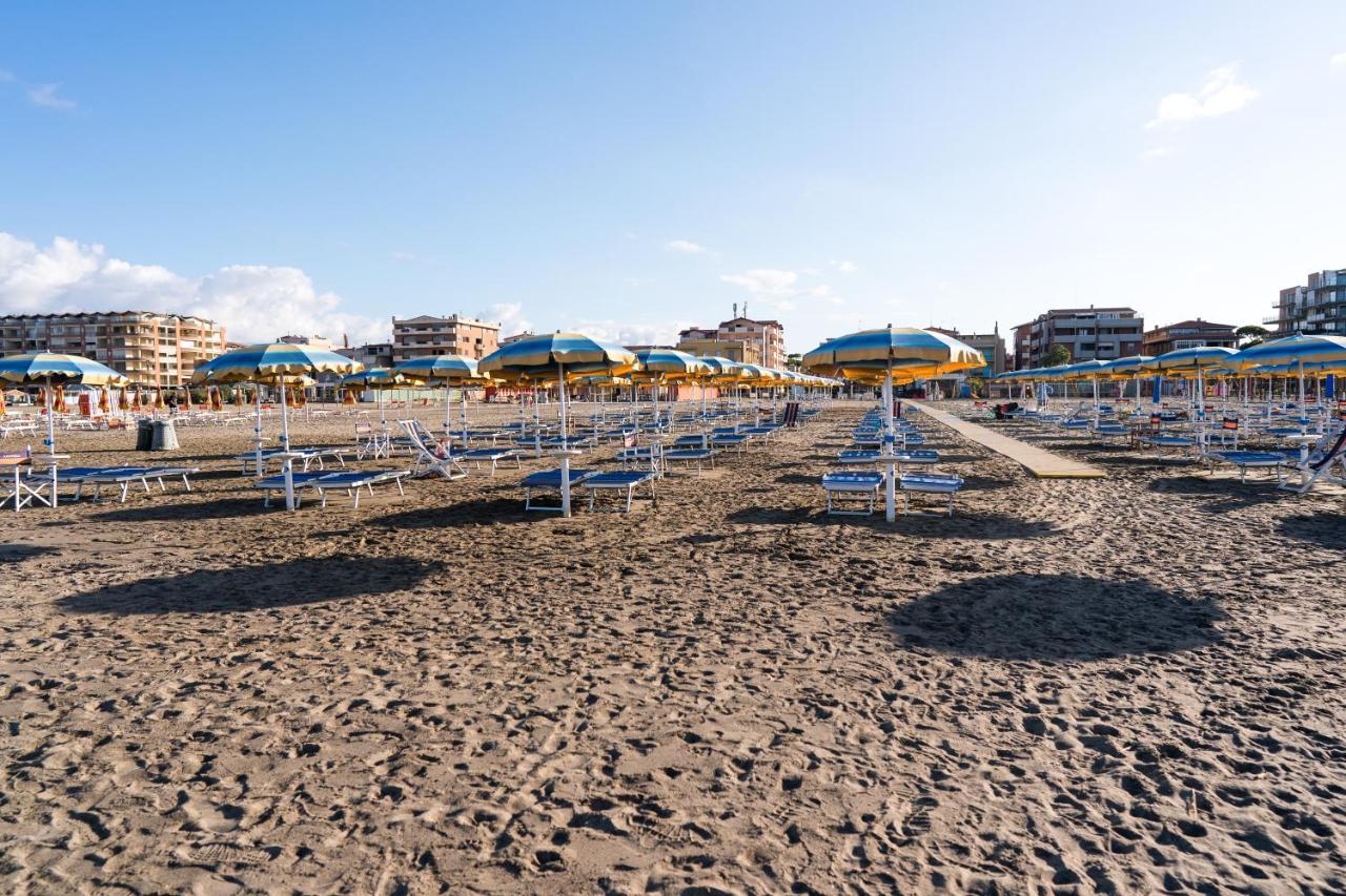 Lola Piccolo Hotel E Appartamenti Marina di Grosseto Eksteriør billede