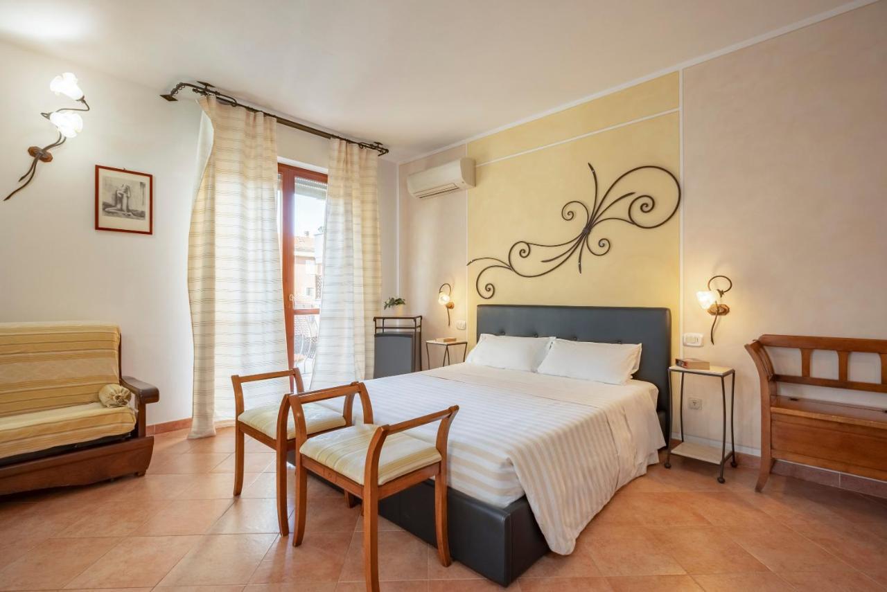 Lola Piccolo Hotel E Appartamenti Marina di Grosseto Eksteriør billede