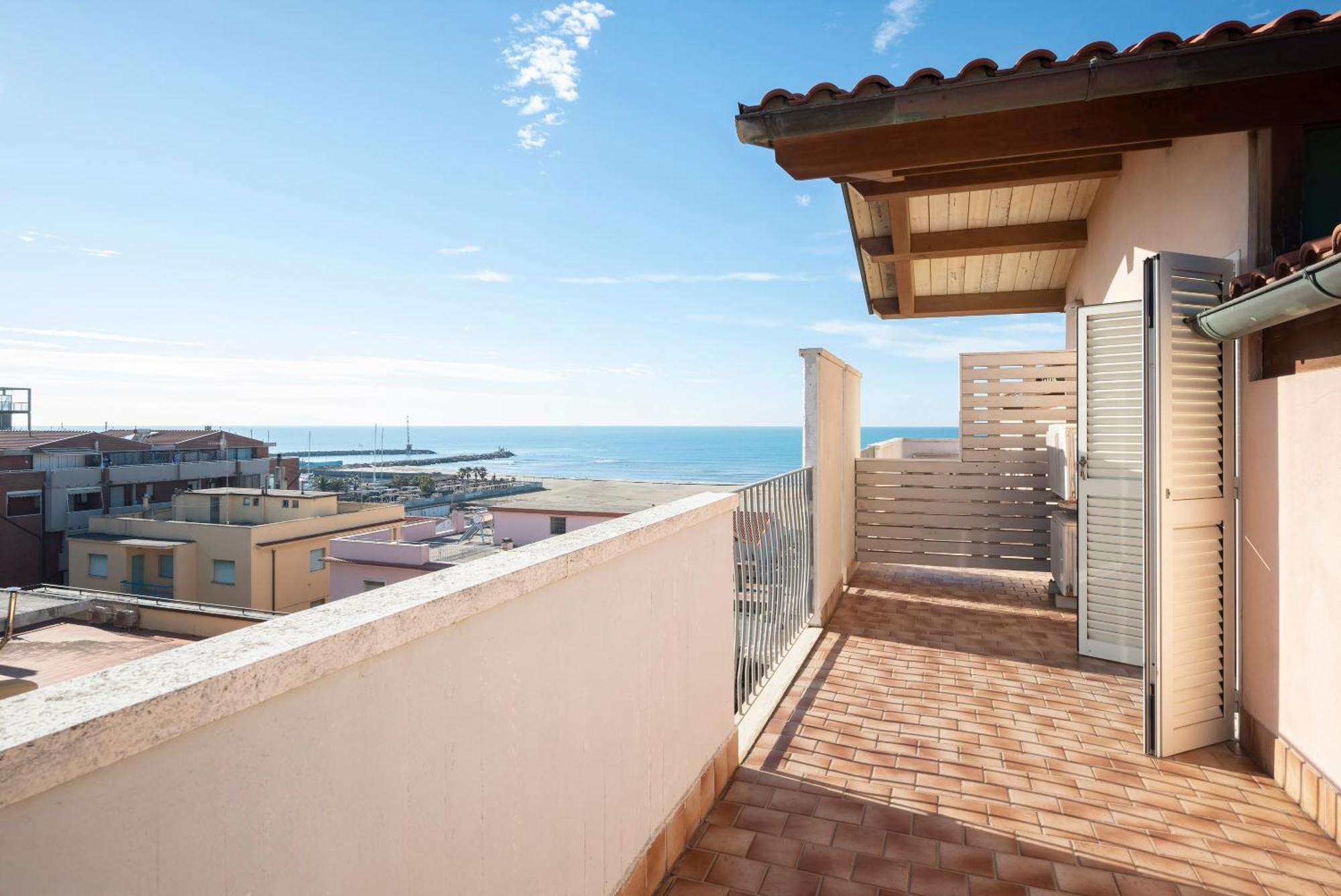 Lola Piccolo Hotel E Appartamenti Marina di Grosseto Eksteriør billede