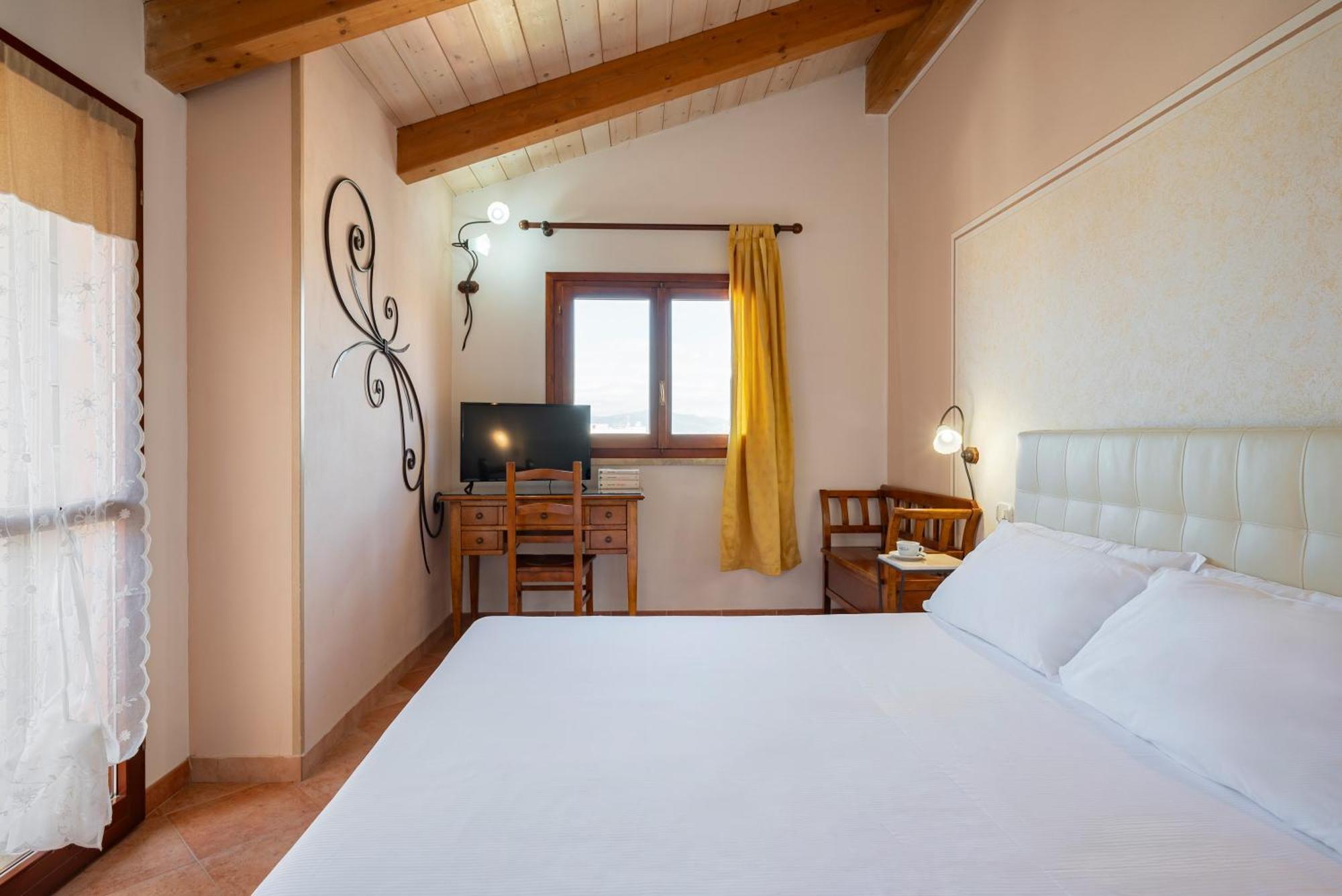Lola Piccolo Hotel E Appartamenti Marina di Grosseto Eksteriør billede