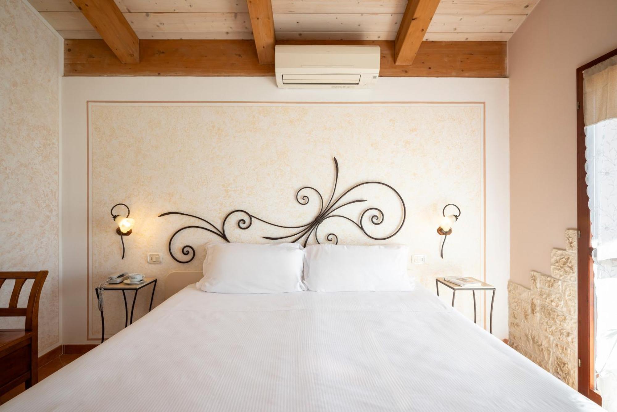 Lola Piccolo Hotel E Appartamenti Marina di Grosseto Eksteriør billede