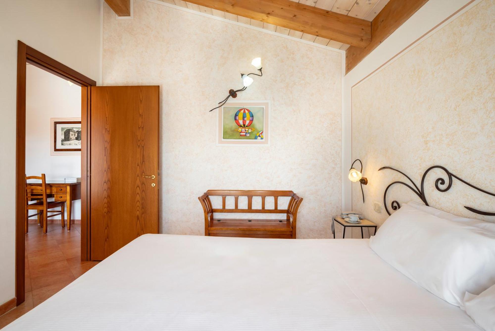 Lola Piccolo Hotel E Appartamenti Marina di Grosseto Eksteriør billede
