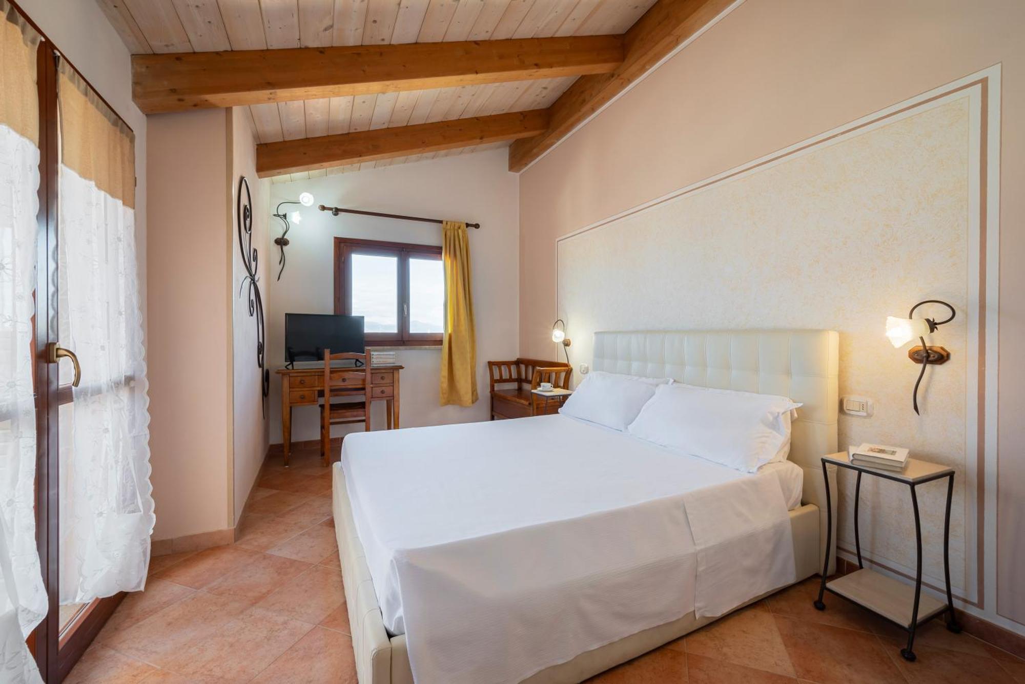 Lola Piccolo Hotel E Appartamenti Marina di Grosseto Eksteriør billede