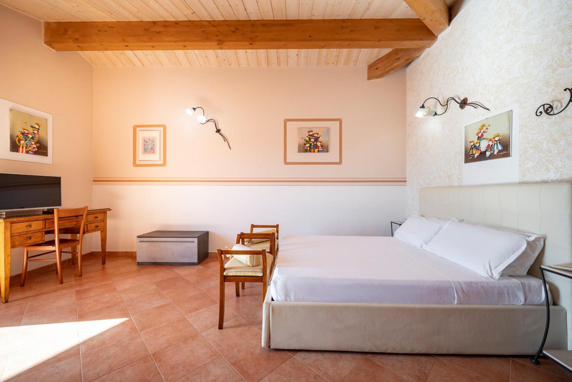 Lola Piccolo Hotel E Appartamenti Marina di Grosseto Eksteriør billede